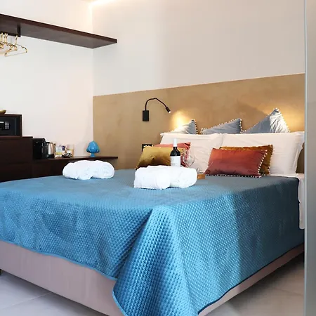 ゲストハウス La Piazzetta Luxury 4*